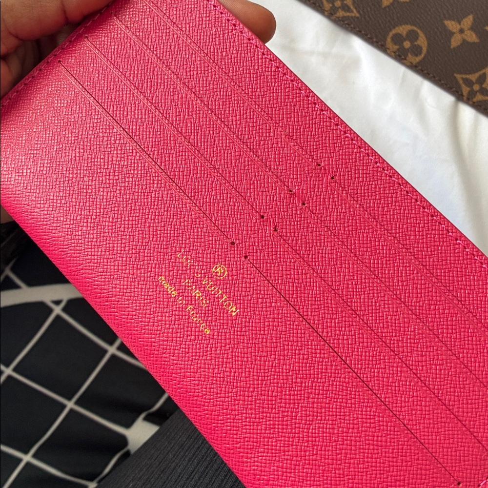 Louis Vuitton Pochette Félicie in Monogram - removable gold chain & Pink lining - Picture 7 of 17